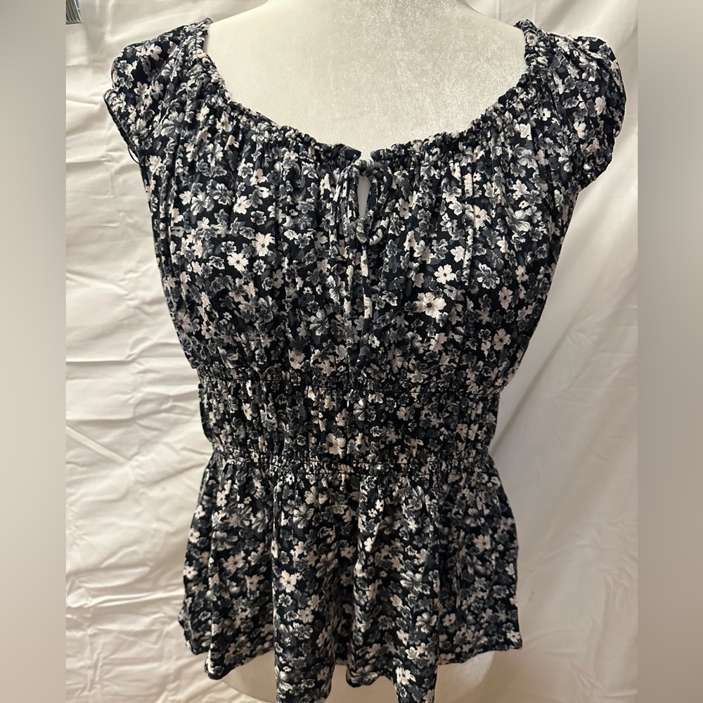 Old navy floral blouse size large